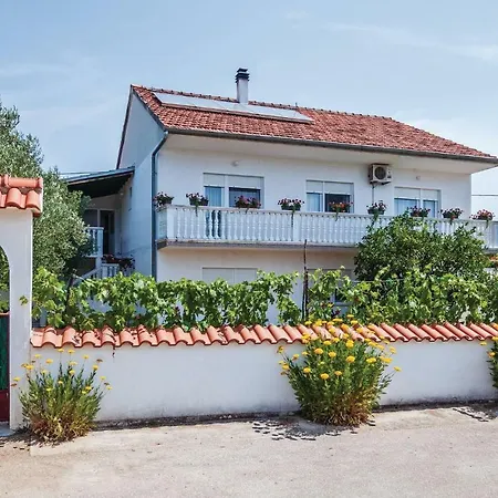 Two-bedroom In Biograd Apartman *