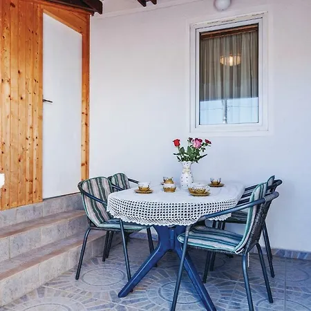 Apartman Two-bedroom In Biograd *