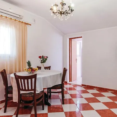 Two-bedroom In Biograd Apartman Biograd na Moru